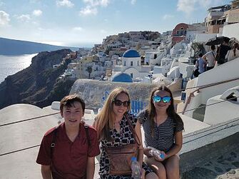family-vacation-santorini_orig